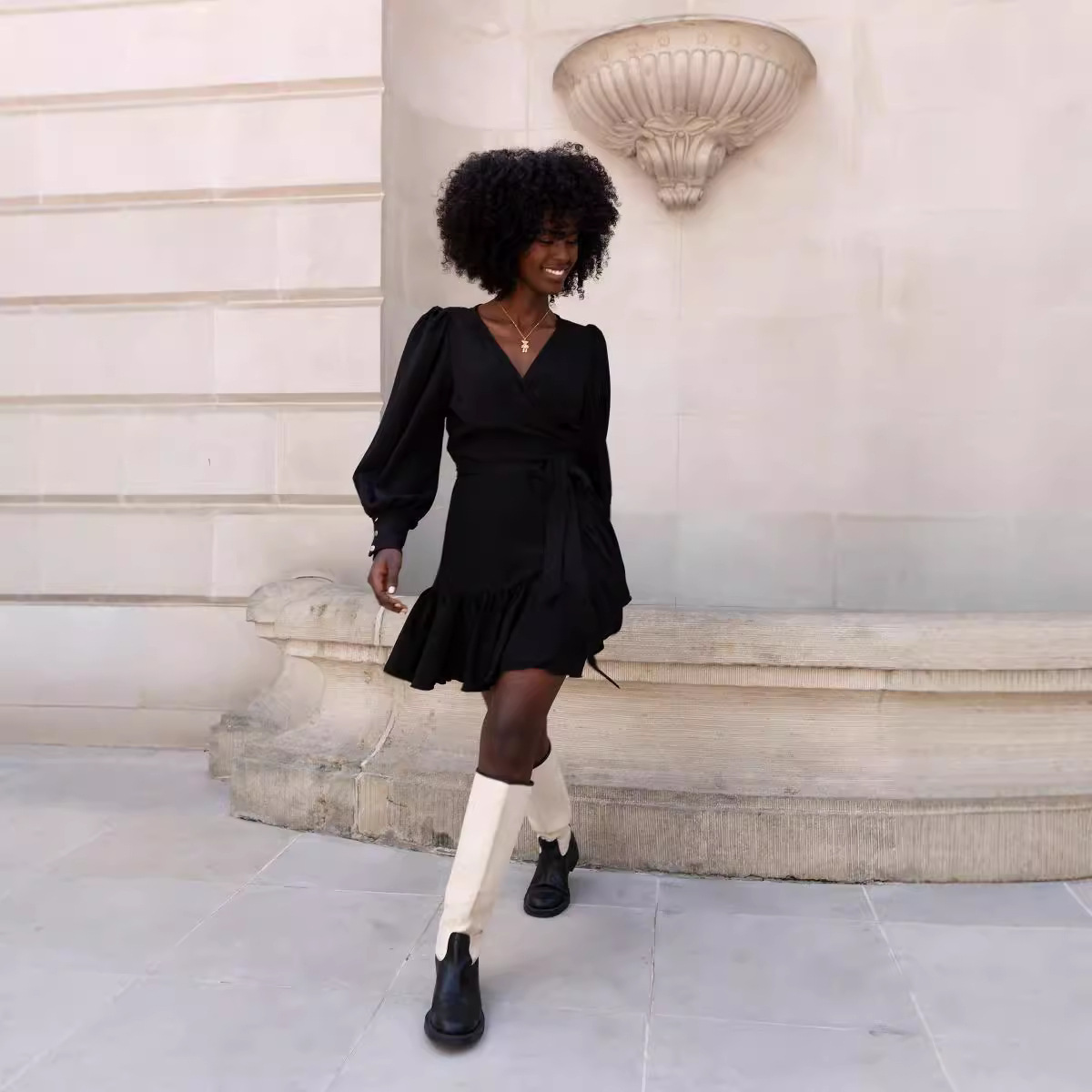 Елегантна флорална рокля вталена