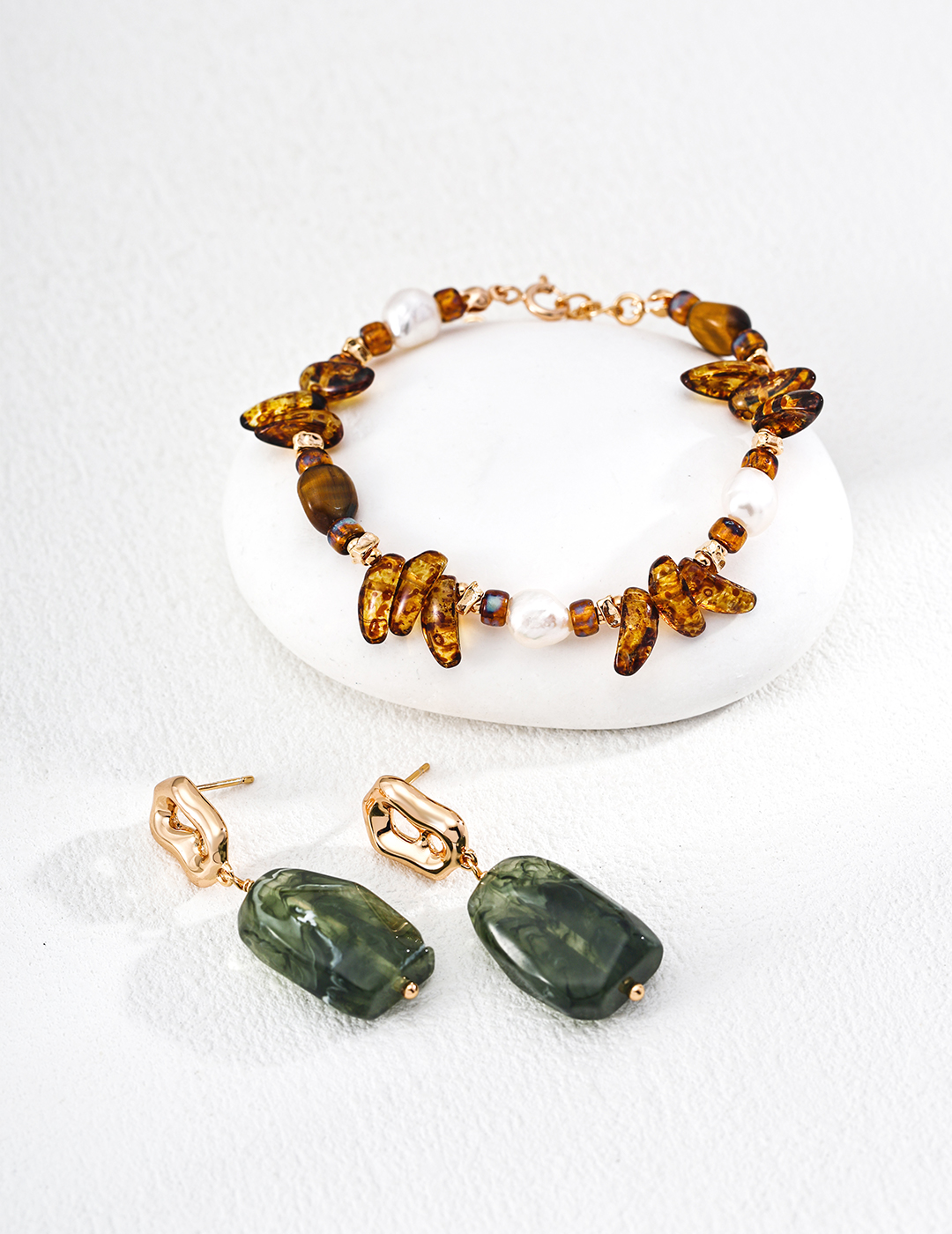 S925 sterling silver vintage bracelet with natural pearls, Czech glass beads, and tiger's eye stones.