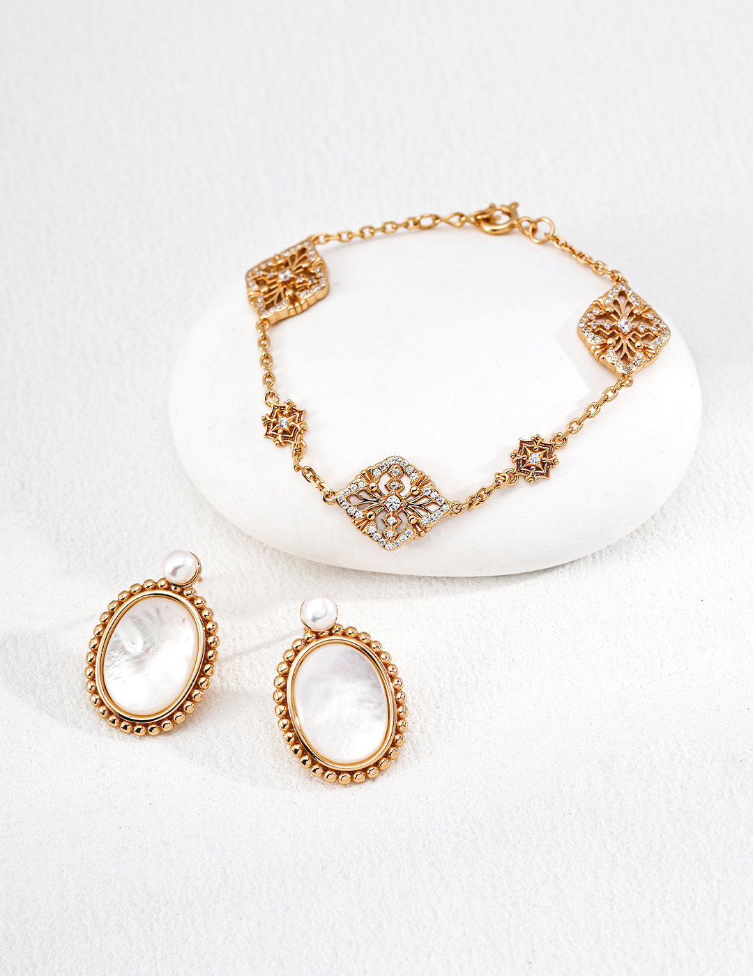 Italian court-style heavy-duty silver and zircon bracelet