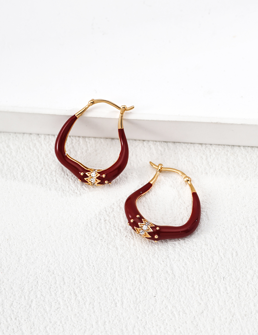 Simple and elegant enamel drop earrings