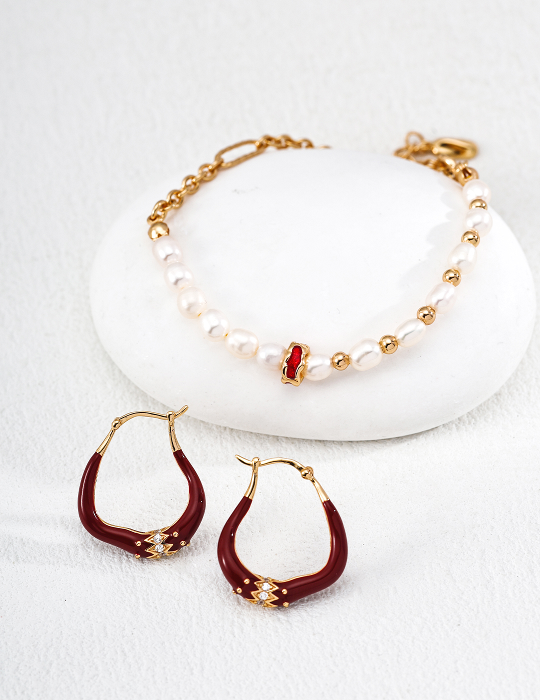 Simple and elegant enamel drop earrings