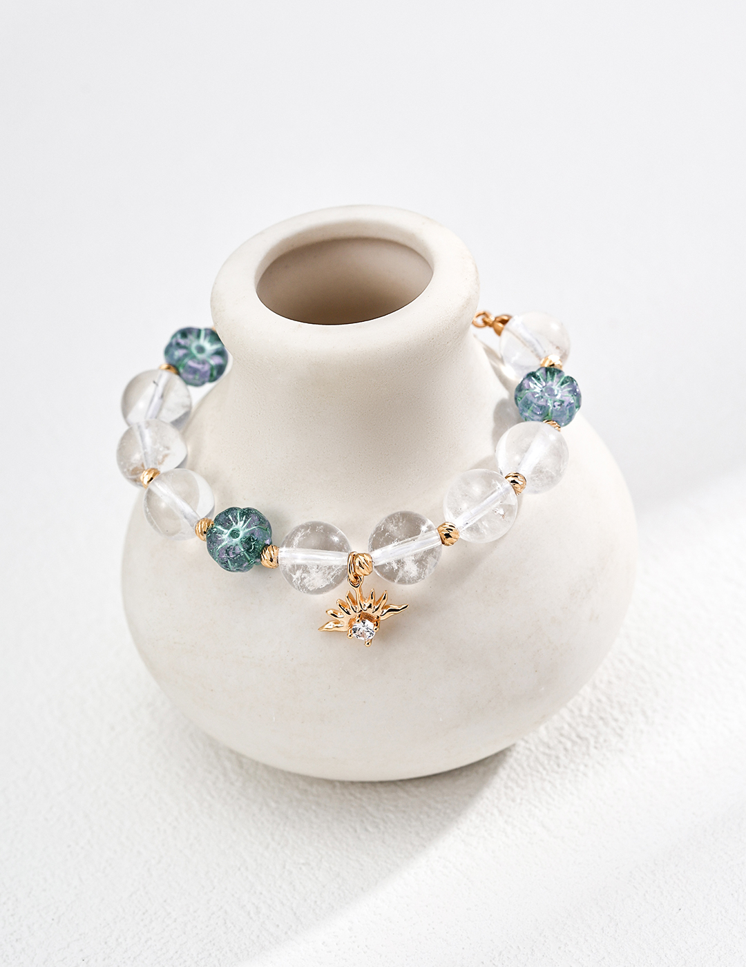 S925 sterling silver simple and stylish bracelet with cubic zirconia, floral design, and glass crystal beads.