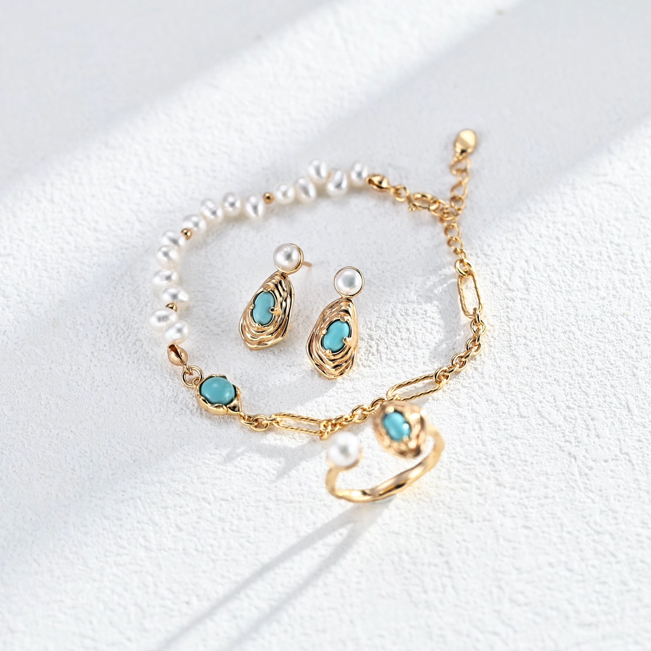 Pearl and turquoise bracelet