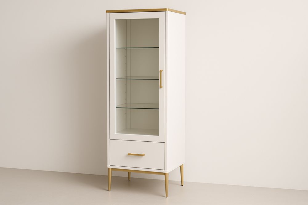Vitrine en bois blanc avec porte en verre trempé et détails métalliques