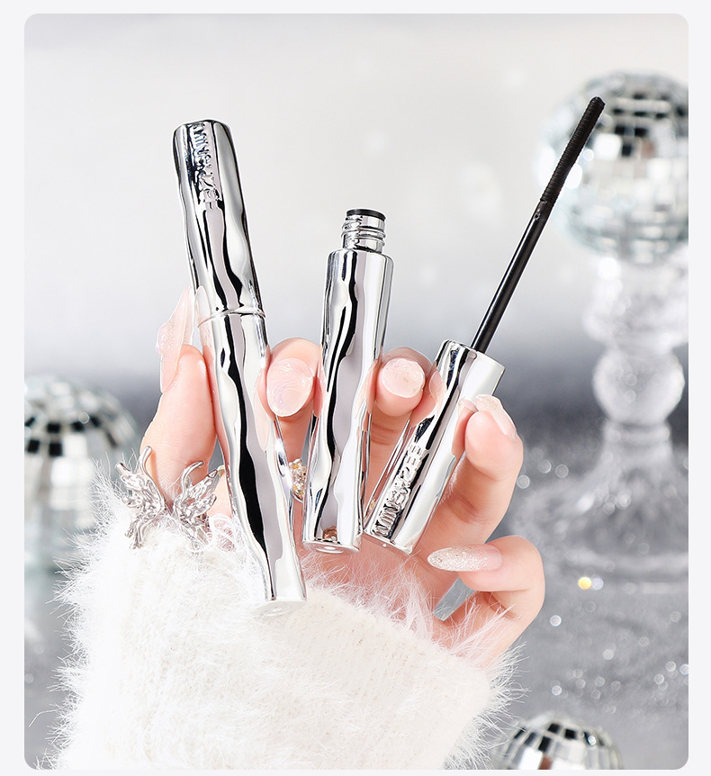 Baza do rzęs wodoodporna – wydłuża, podkręca i utrwala bez smug