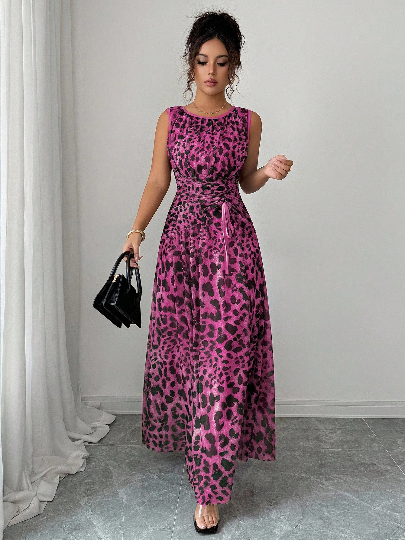 Elegancka i świeża, kwiatowa siateczka w kolorze morelowym, z okrągłym dekoltem i ściągaczem w kształcie litery A, długa sukienka bez rękawów dla kobiet