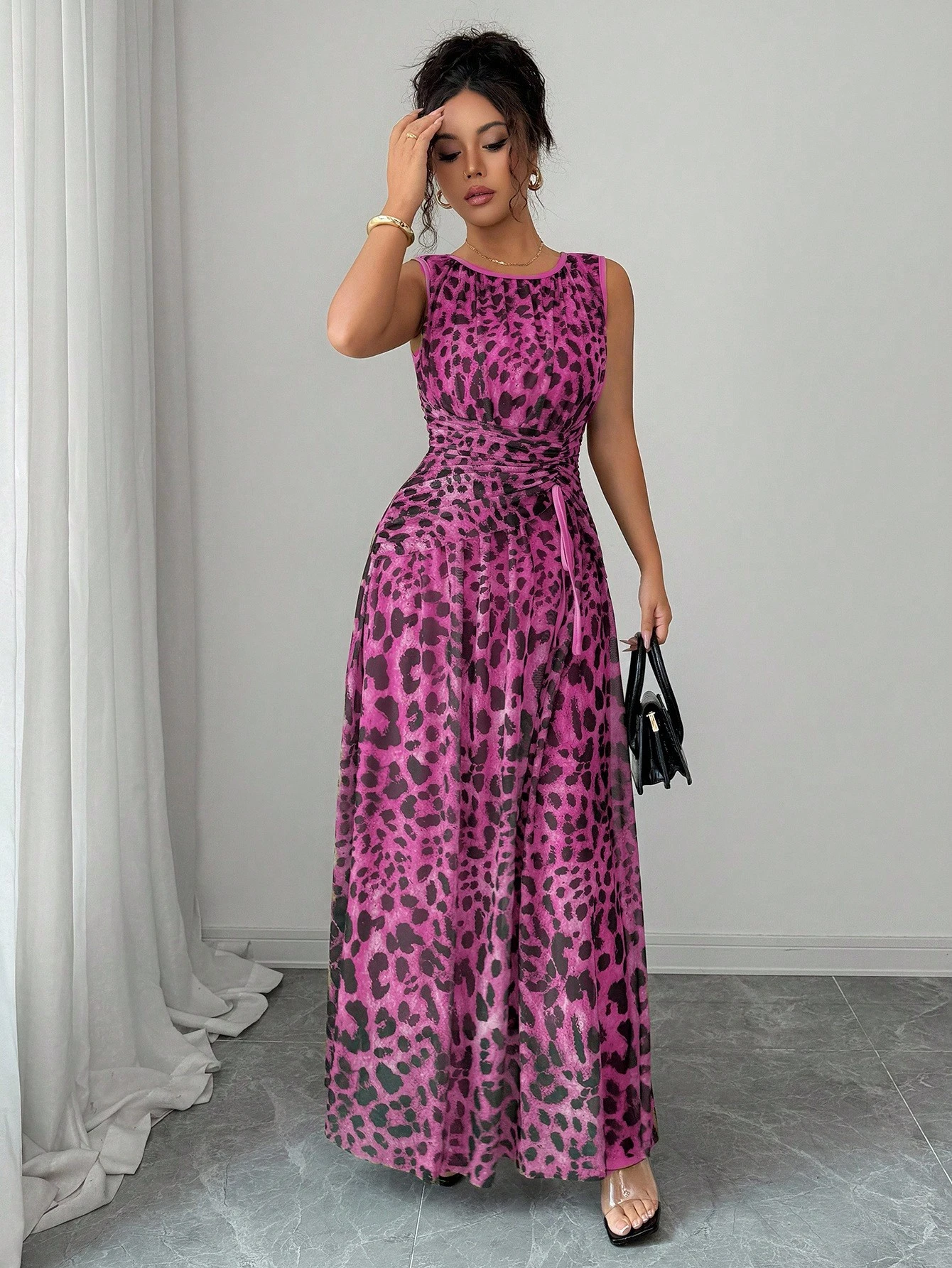 Elegancka i świeża, kwiatowa siateczka w kolorze morelowym, z okrągłym dekoltem i ściągaczem w kształcie litery A, długa sukienka bez rękawów dla kobiet