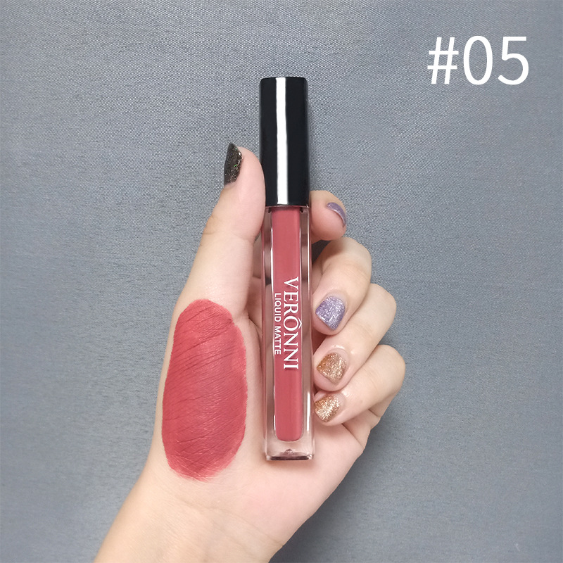 Płynna Pomadka Matowa w Kwadratowej Tubie – Idealne Usta Cały Dzień!