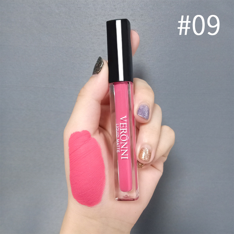 Płynna Pomadka Matowa w Kwadratowej Tubie – Idealne Usta Cały Dzień!