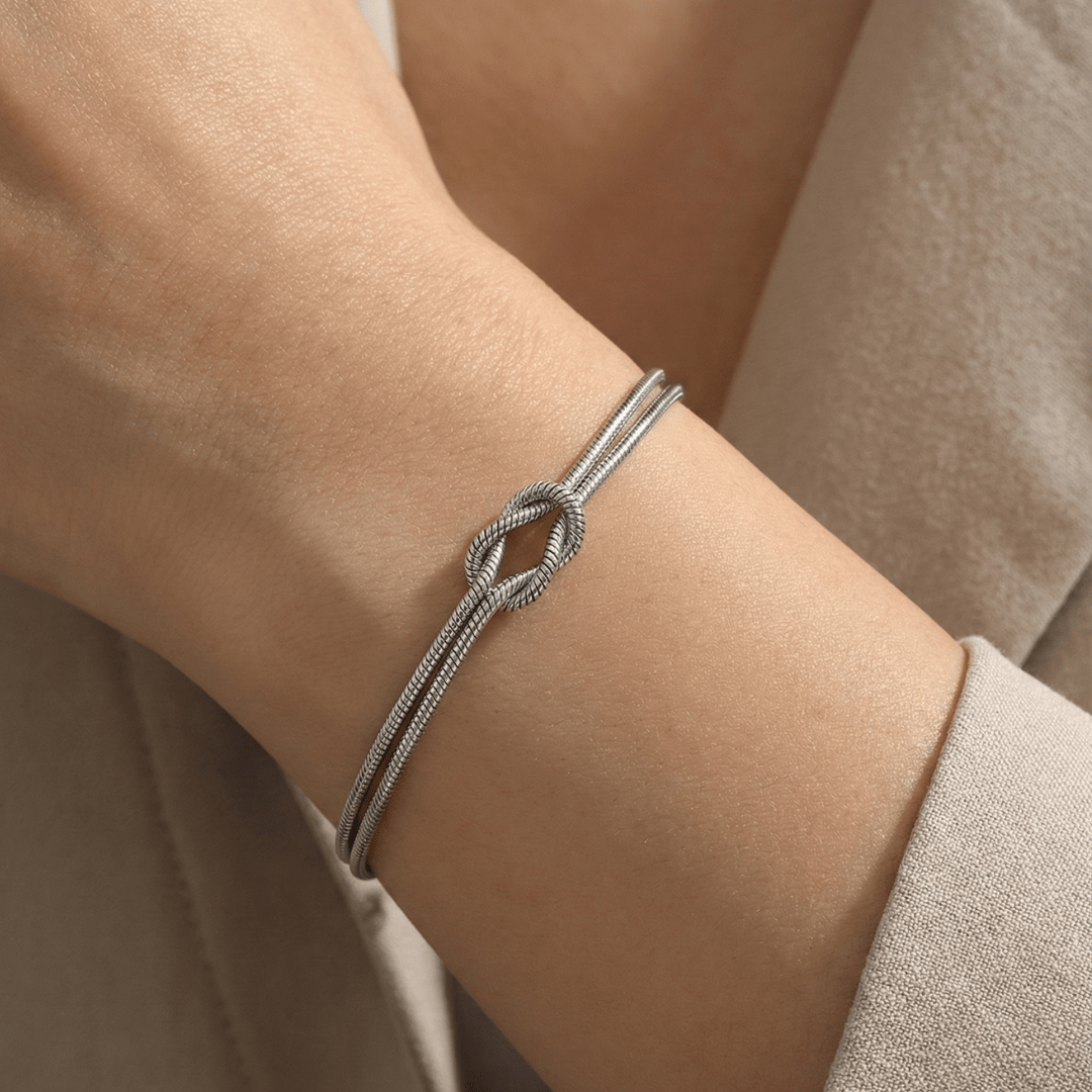 Гривна с възел на обещанието