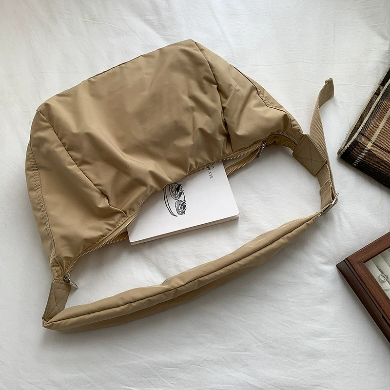 пухкава чанта през рамо