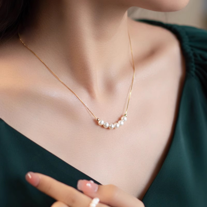 Collier Élégance – 6 Perles d'Eau Douce