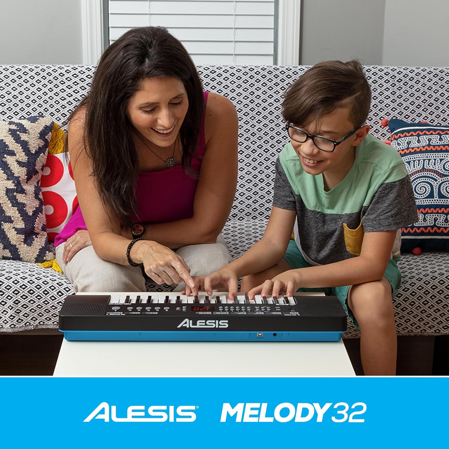 Alesis Melody 61 - Piano eléctrico con 61 teclas, Teclado Musical con altavoces, audífonos, micrófono, soporte para piano, atril y taburete