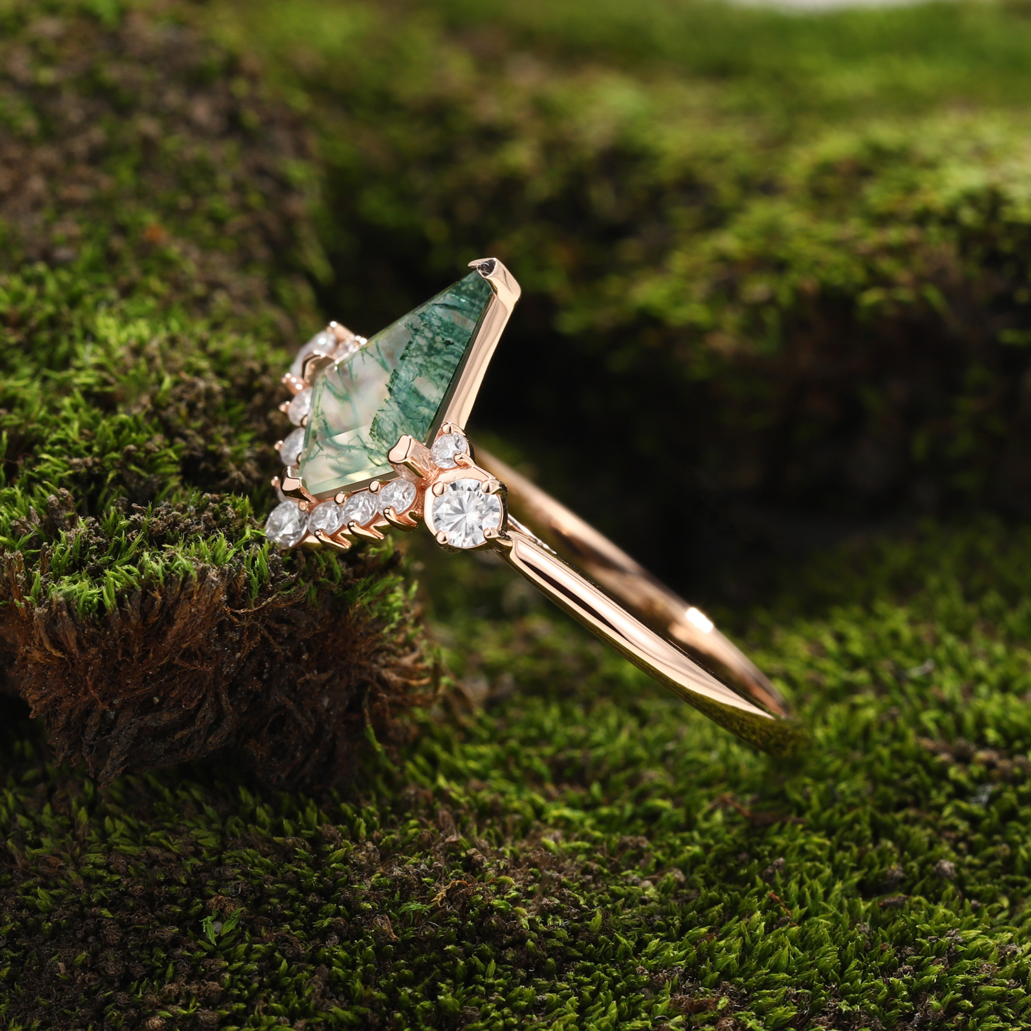 Lucky Kite Cut Moss Agate Engagement Ring in 14K Rose Gold | Diamond Halo Leaf Design