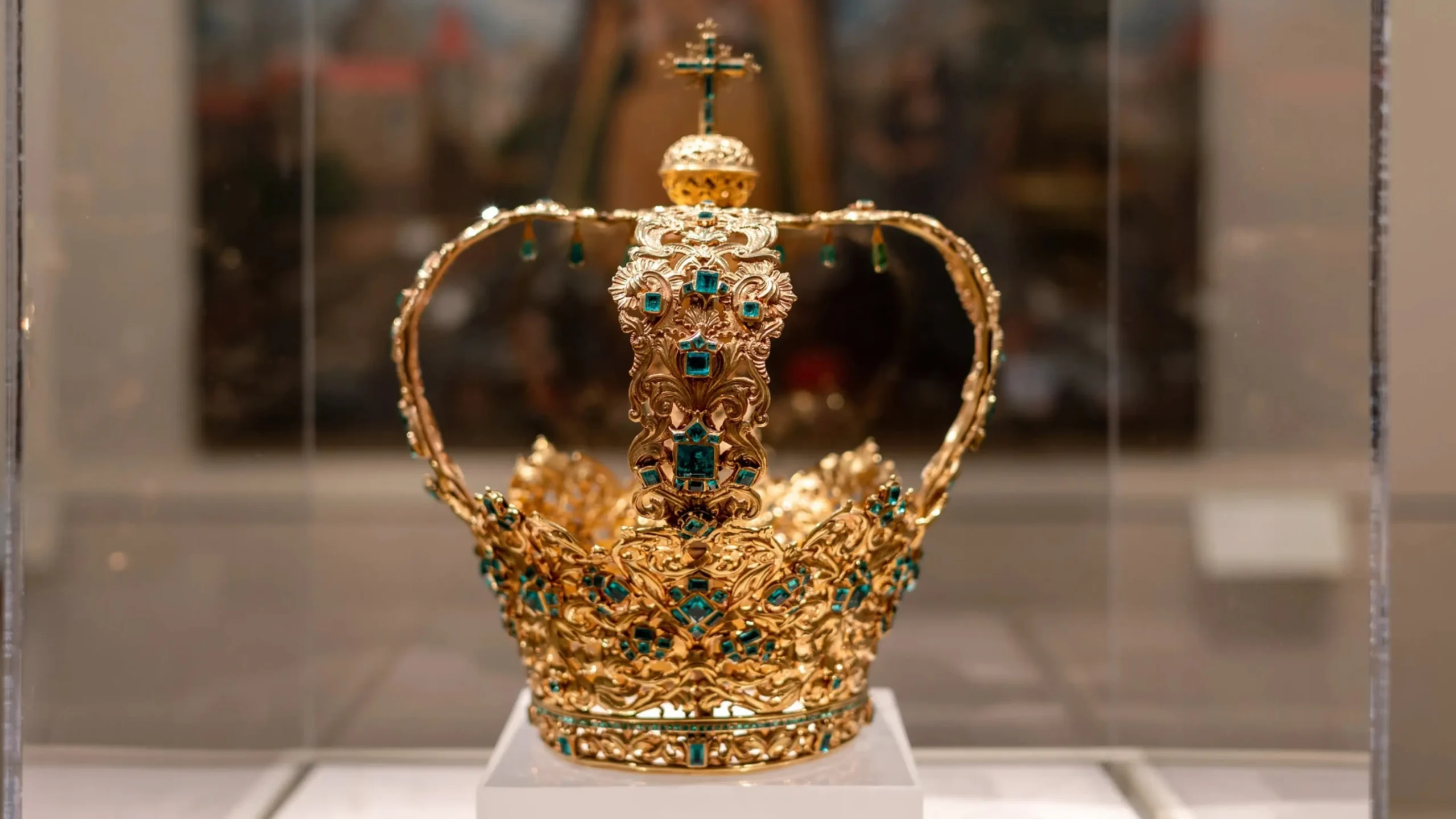 Crown of the Andes with Colombian emeralds