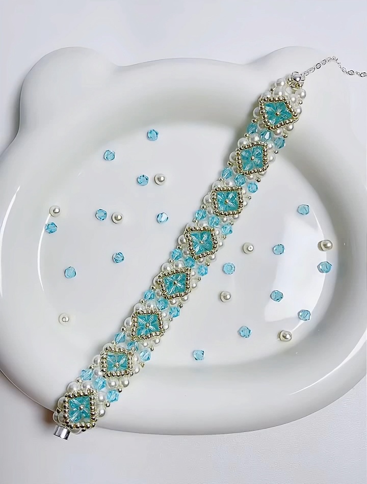 GB005 DIY Kit – Ocean Heart Bracelet – Four-Bicone Faux Bezel Design with Pearls