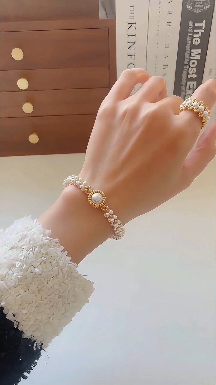 No.42 DIY Kit – Stunning Vintage-Style Pearl Bracelet with Unique Design（SL011）