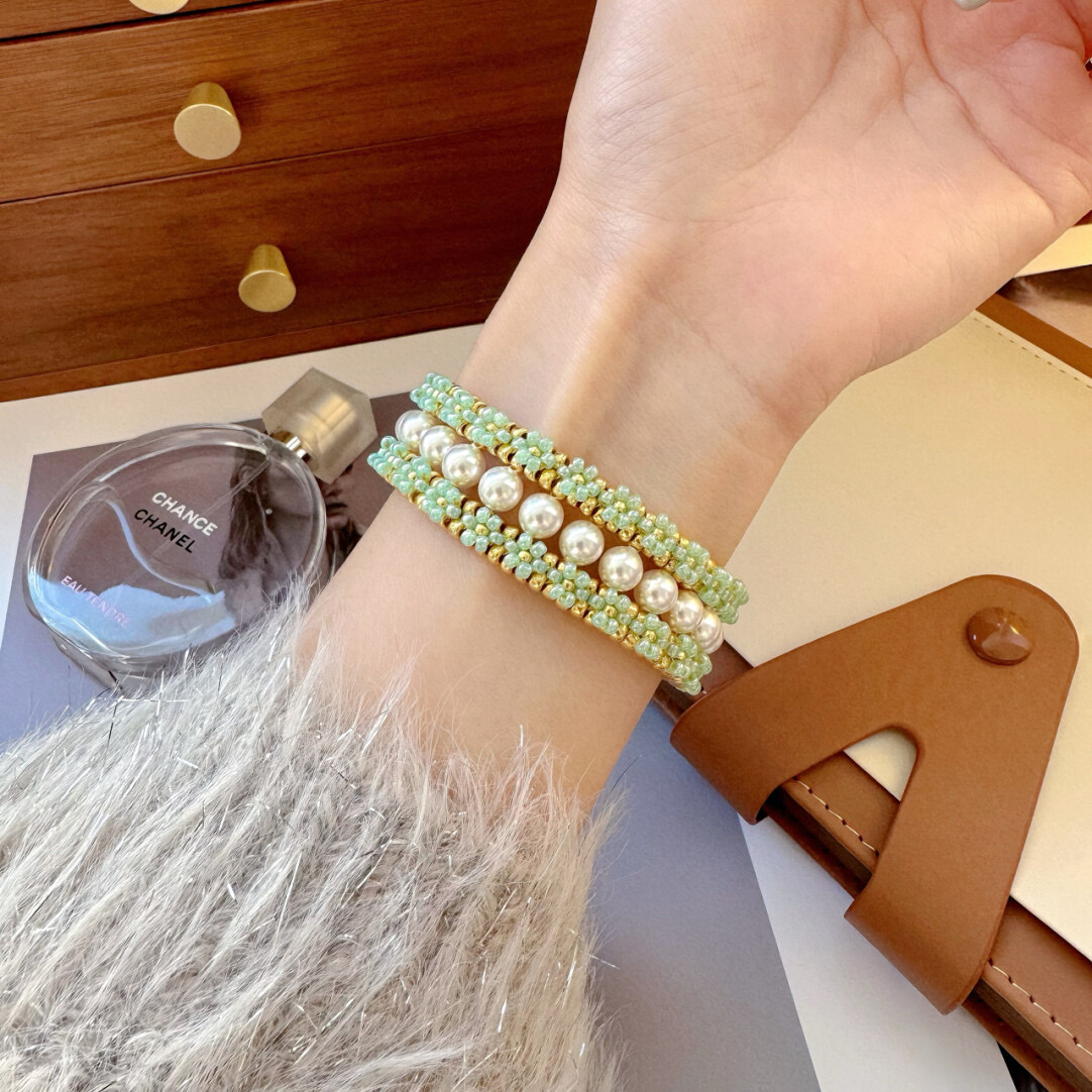 No.26 Finished Product – Exquisite Lace Pearl Beaded Bracelet（SL096）