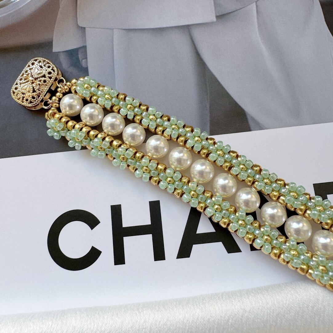 No.26 Finished Product – Exquisite Lace Pearl Beaded Bracelet（SL096）