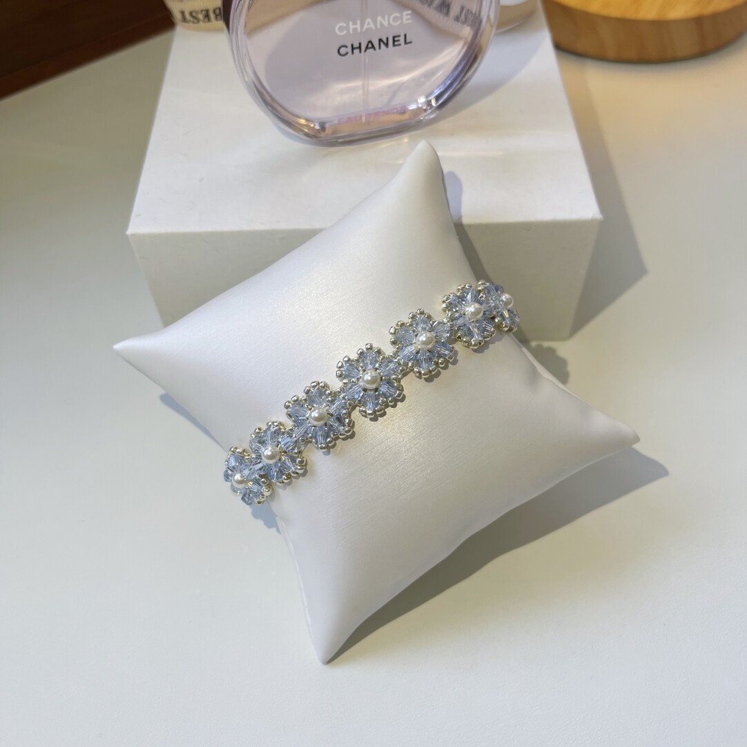 No.45 DIY Kit – Elegant Fresh Blue Crystal Flower Bracelet with Lustrous Pearl Accents for Chic Everyday Style（SL019）