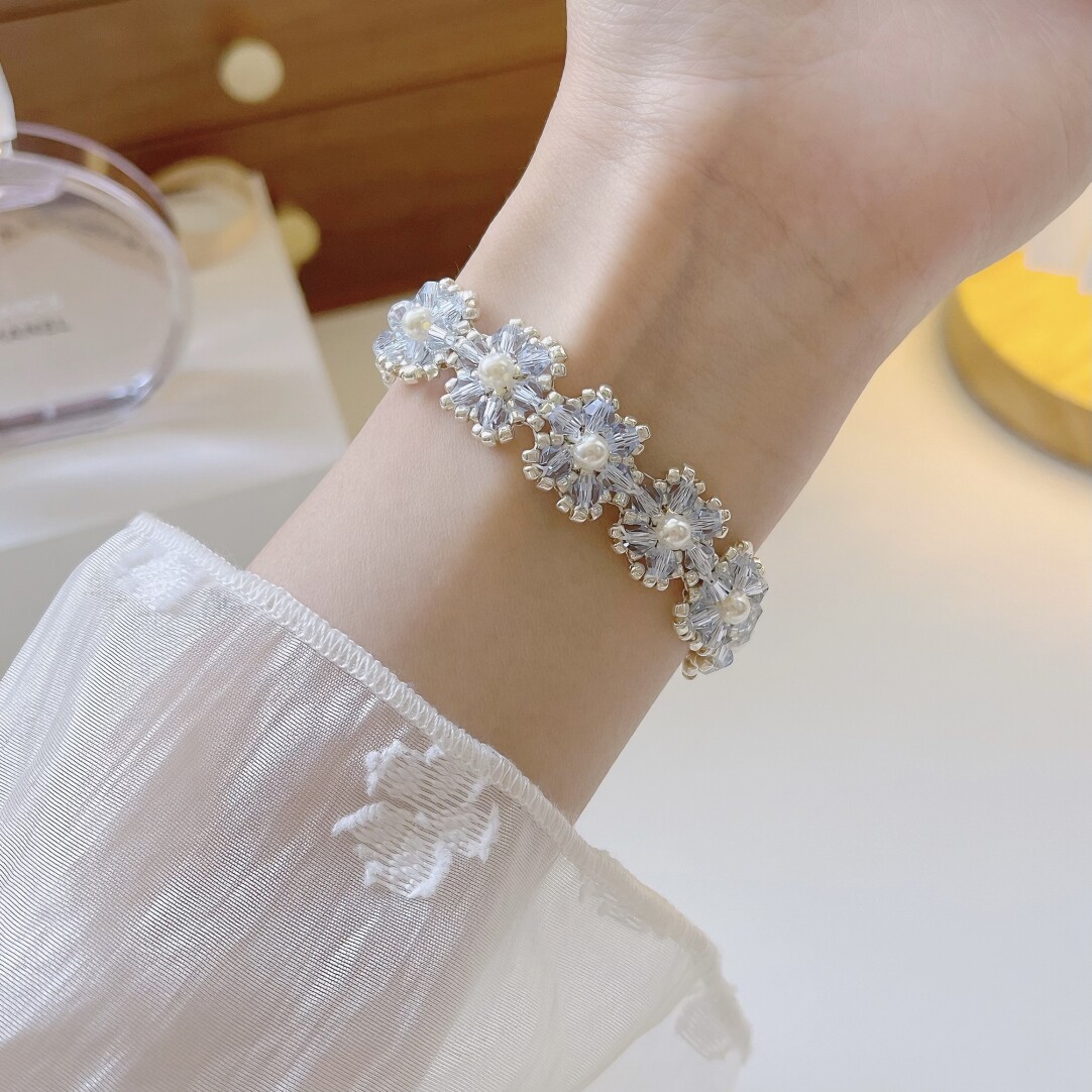 No.45 DIY Kit – Elegant Fresh Blue Crystal Flower Bracelet with Lustrous Pearl Accents for Chic Everyday Style（SL019）