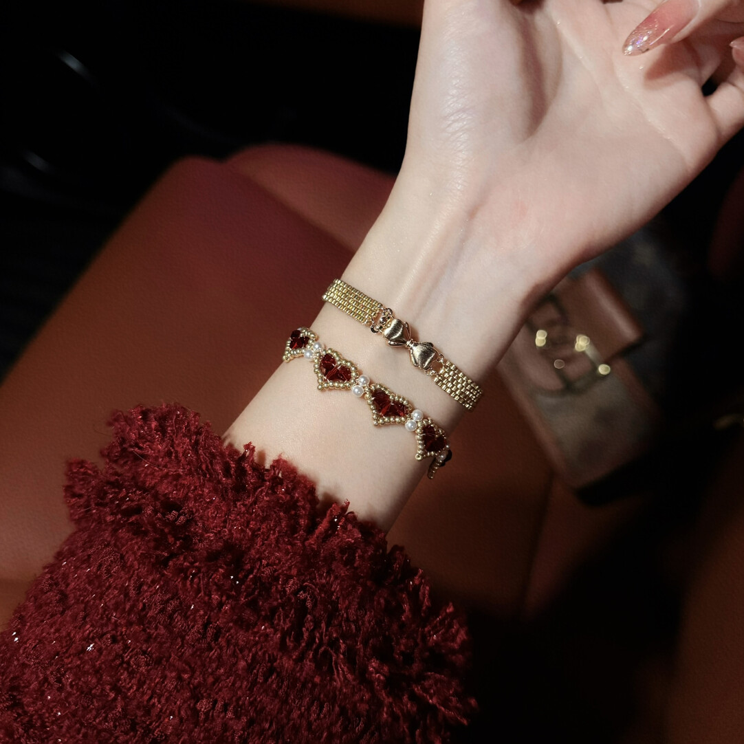 No.48 DIY Kit – Elegant Romantic Red Heart Beaded Bracelet with Lustrous Pearls and Gold Seed Beads（SL173）