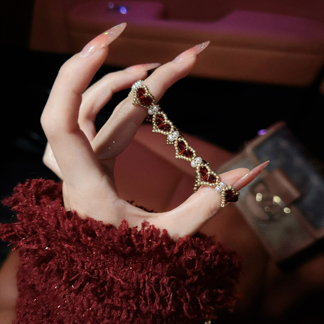 No.48 DIY Kit – Elegant Romantic Red Heart Beaded Bracelet with Lustrous Pearls and Gold Seed Beads（SL173）