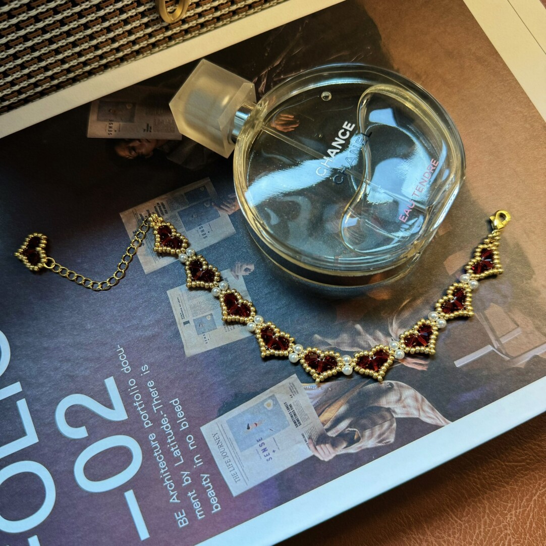 No.48 DIY Kit – Elegant Romantic Red Heart Beaded Bracelet with Lustrous Pearls and Gold Seed Beads（SL173）