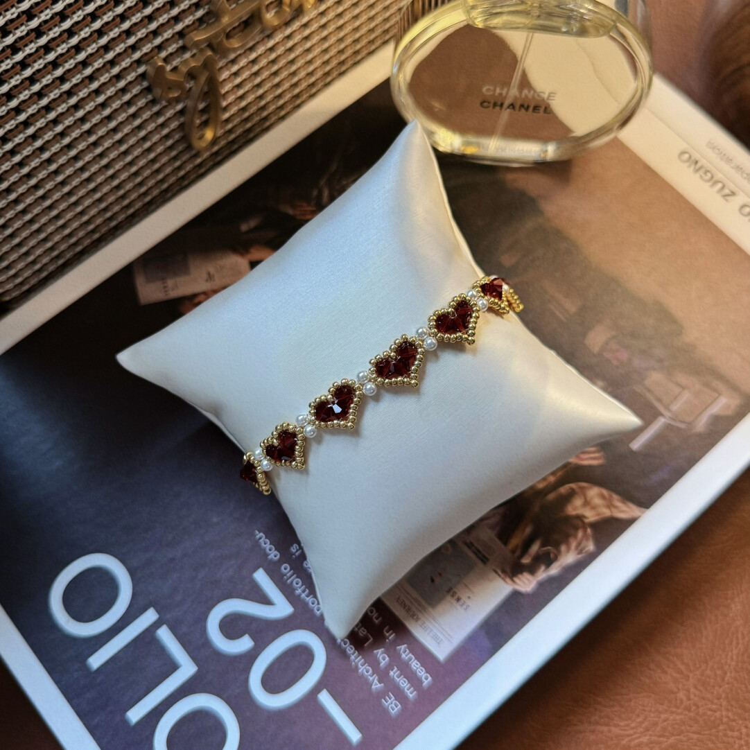 No.48 DIY Kit – Elegant Romantic Red Heart Beaded Bracelet with Lustrous Pearls and Gold Seed Beads（SL173）