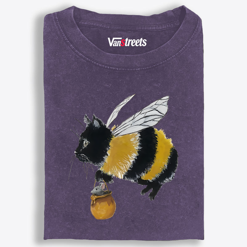 Bee Cat Catching Mouse Retro Washed T-Shirt | 100% Cotton | Streetwear Essential