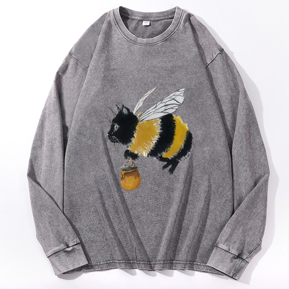 Bee Cat Catching Mouse Retro Washed Long Sleeve T-Shirt