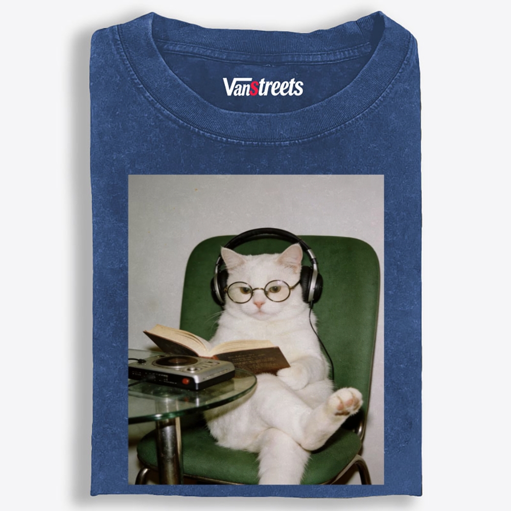 Bookworm Cat Oversized Washed T-Shirt | 100% Cotton | Streetwear Essential