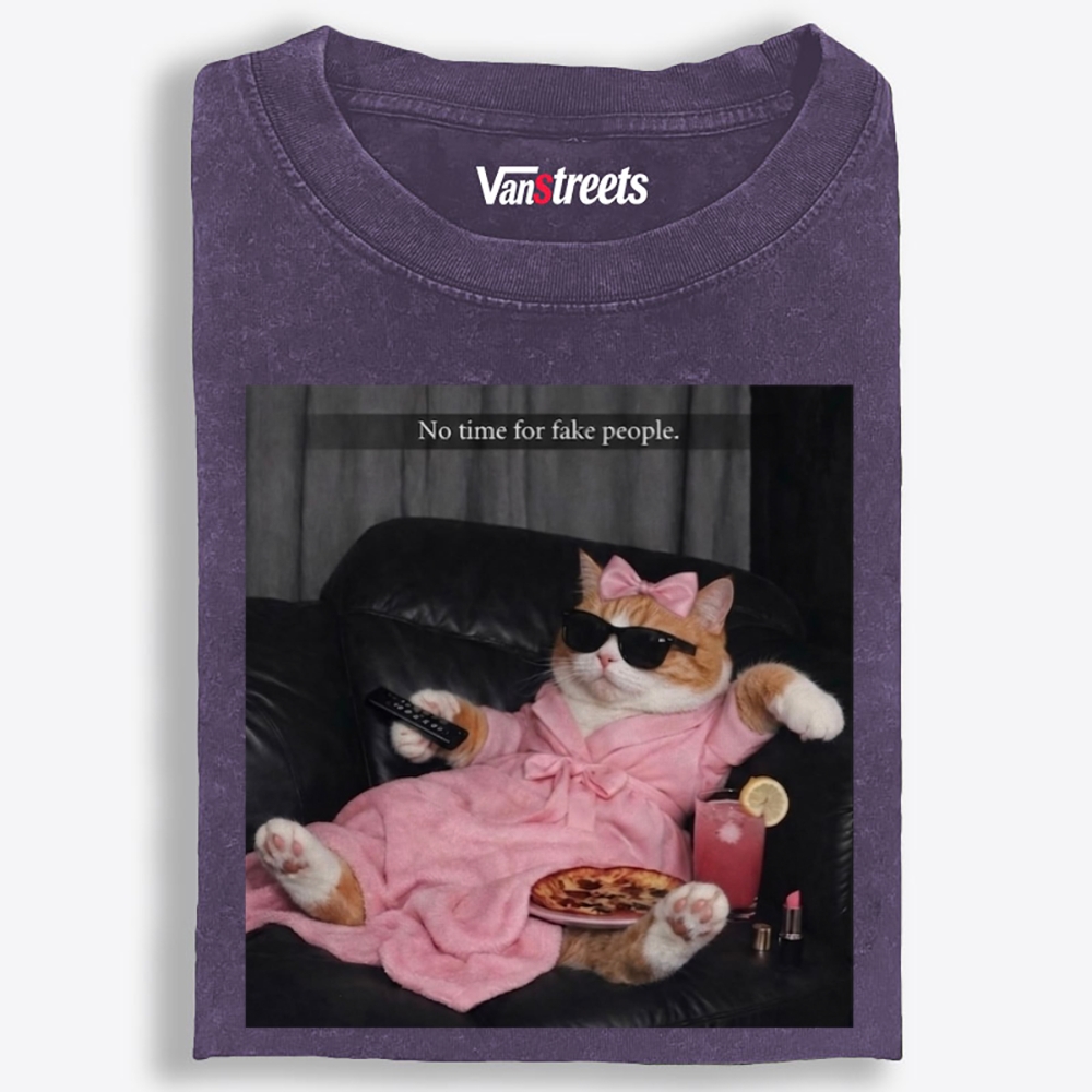 Chill Queen Cat Retro Washed T-Shirt | 100% Cotton | Streetwear Essential