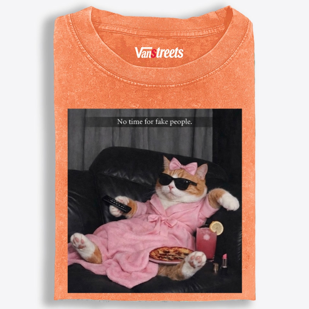 Chill Queen Cat Retro Washed T-Shirt | 100% Cotton | Streetwear Essential