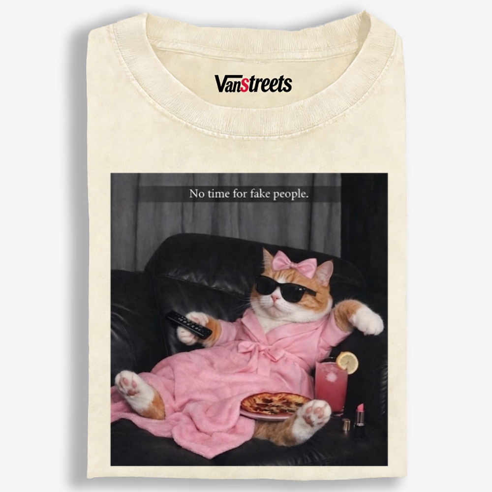 Chill Queen Cat Retro Washed T-Shirt | 100% Cotton | Streetwear Essential