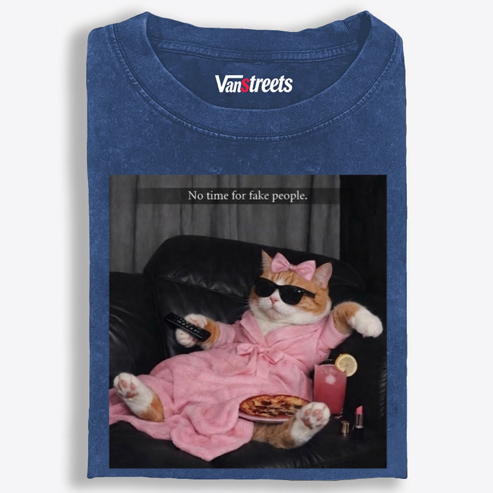 Chill Queen Cat Retro Washed T-Shirt | 100% Cotton | Streetwear Essential