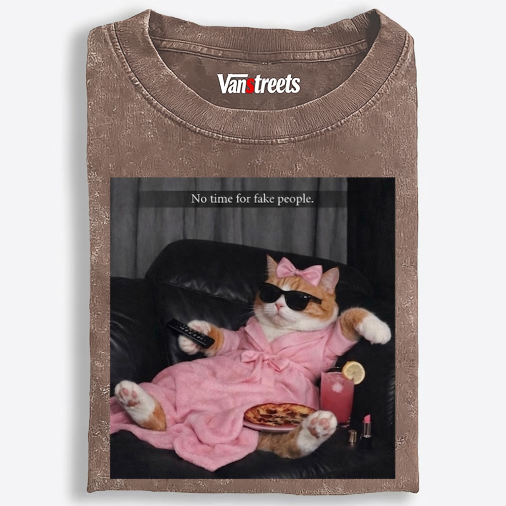 Chill Queen Cat Retro Washed T-Shirt | 100% Cotton | Streetwear Essential