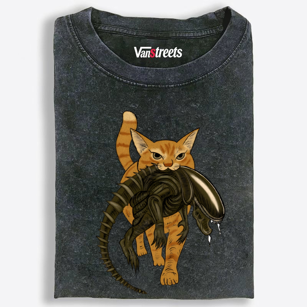Cat Xenomorph Hunter Retro Washed T-Shirt | 100% Cotton | Streetwear Essential