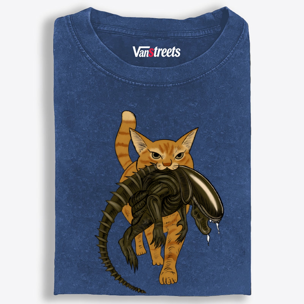 Cat Xenomorph Hunter Retro Washed T-Shirt | 100% Cotton | Streetwear Essential