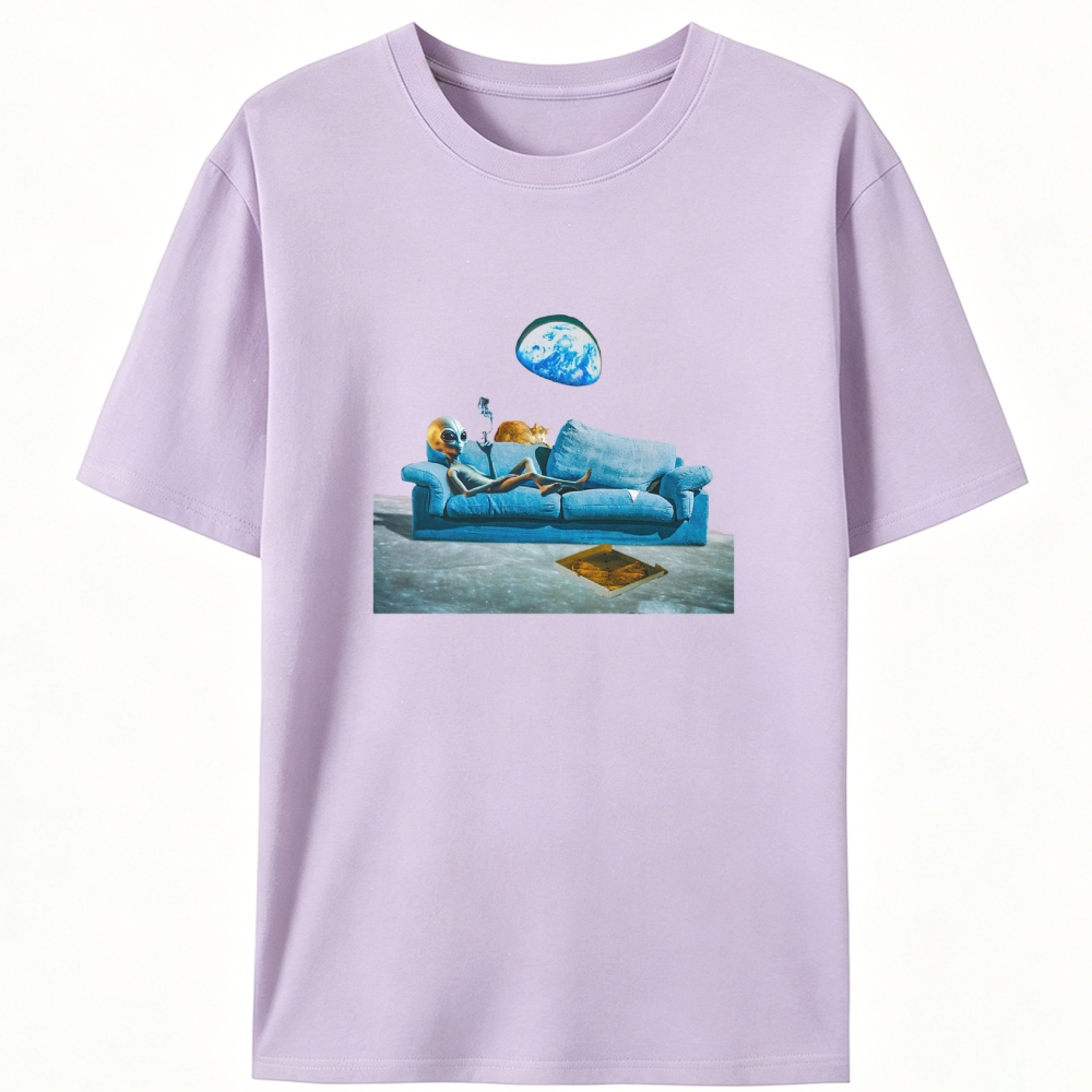 Moon Home Guide: Pizza, Cat & Alien Retro Designed for Women - Slim Fit Cotton Tee