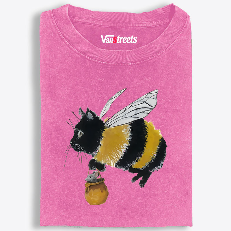 Bee Cat Catching Mouse Retro Washed T-Shirt | 100% Cotton | Streetwear Essential