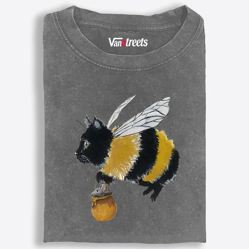Bee Cat Catching Mouse Retro Washed T-Shirt | 100% Cotton | Streetwear Essential