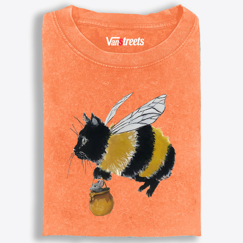 Bee Cat Catching Mouse Retro Washed T-Shirt | 100% Cotton | Streetwear Essential