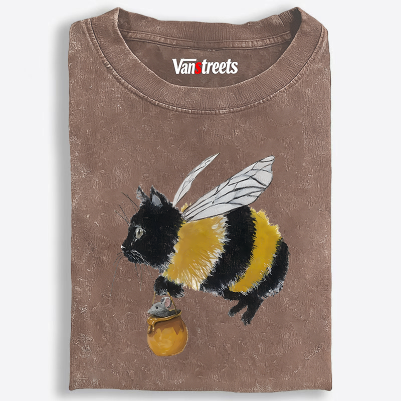 Bee Cat Catching Mouse Retro Washed T-Shirt | 100% Cotton | Streetwear Essential