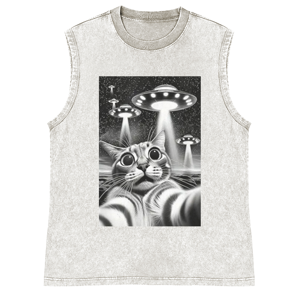 Cat Selfie with UFOs Sci-Fi Retro Washed Tank Top
