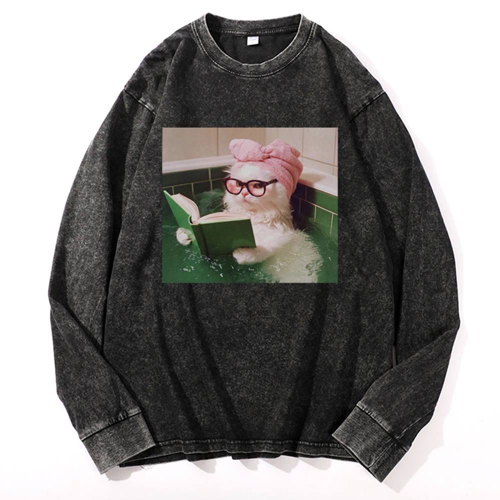 Bathtub Reading Cat Aesthetic Retro Washed Long Sleeve T-Shirt