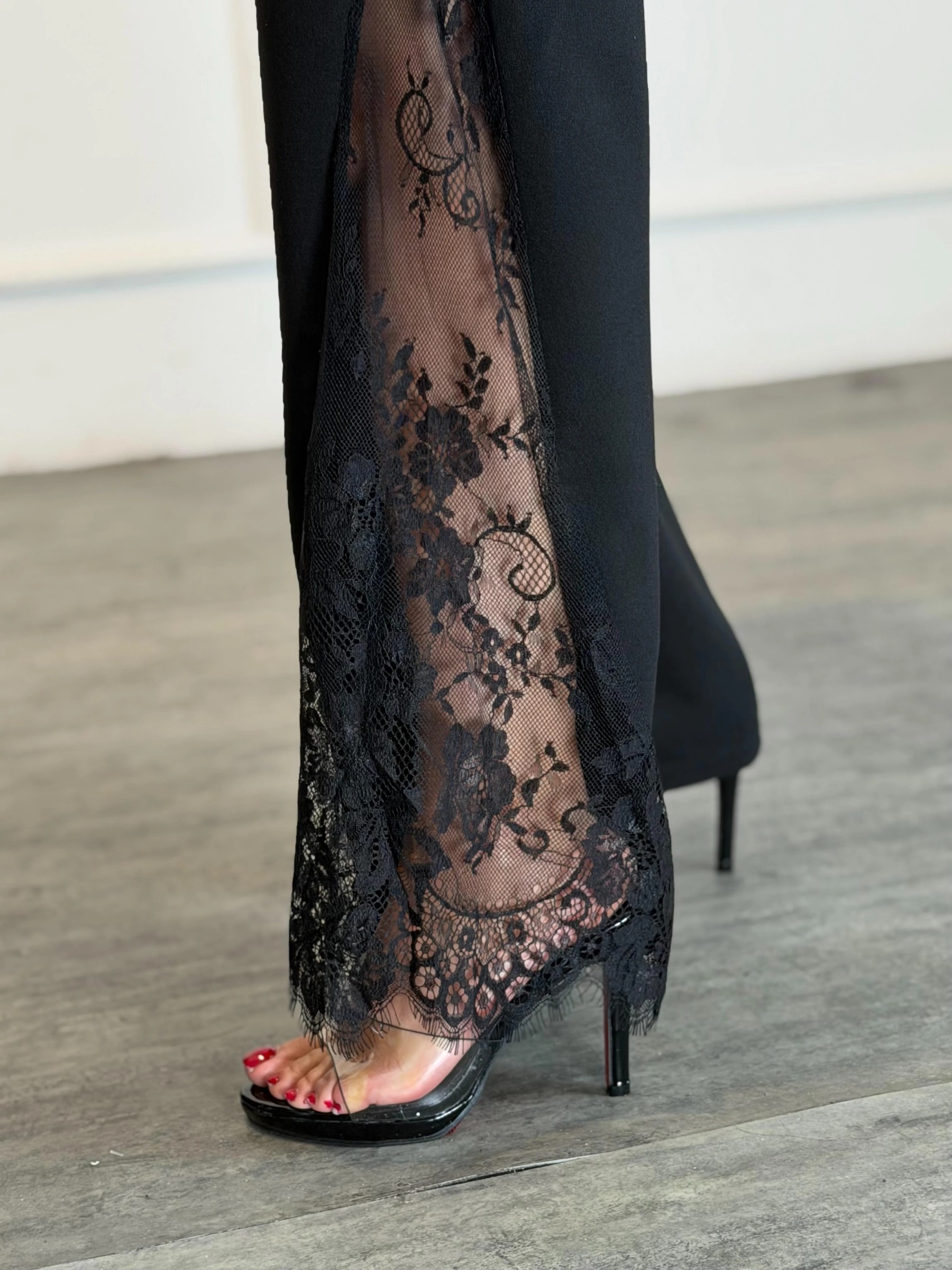 Sexy Trousers With Wide Legs And Lace Lining
