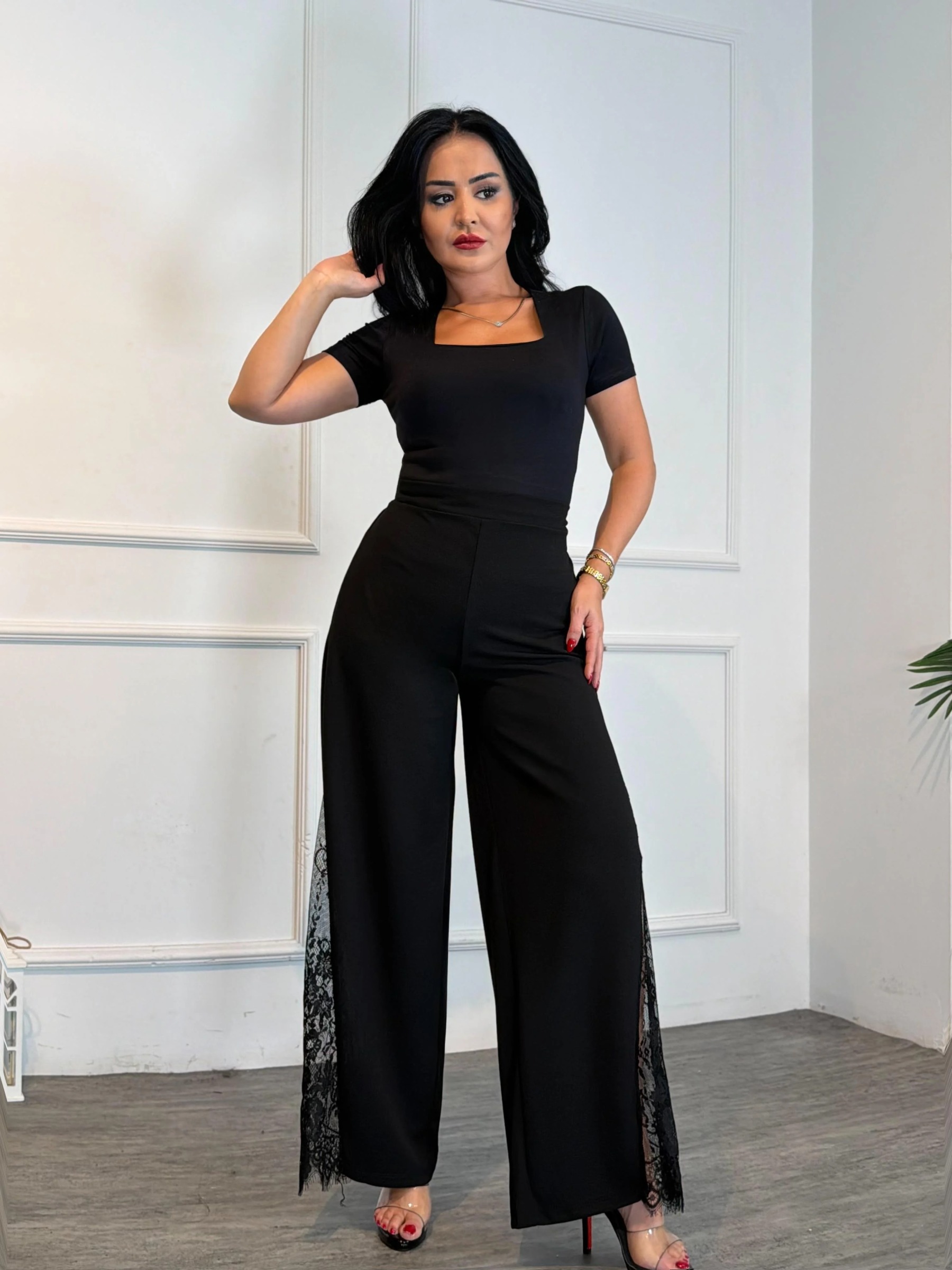 Sexy Trousers With Wide Legs And Lace Lining