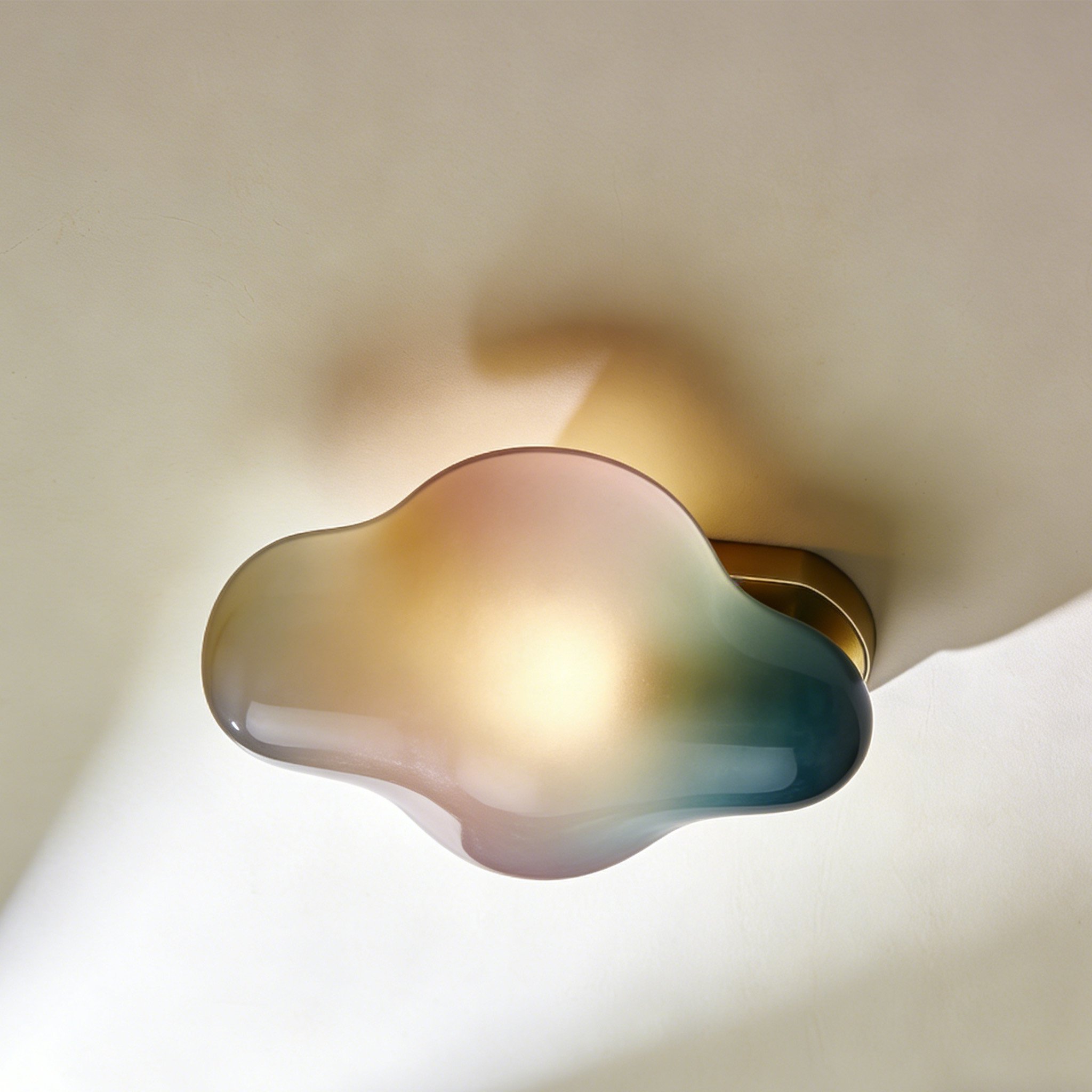 Contemporary wall lamp with sleek design