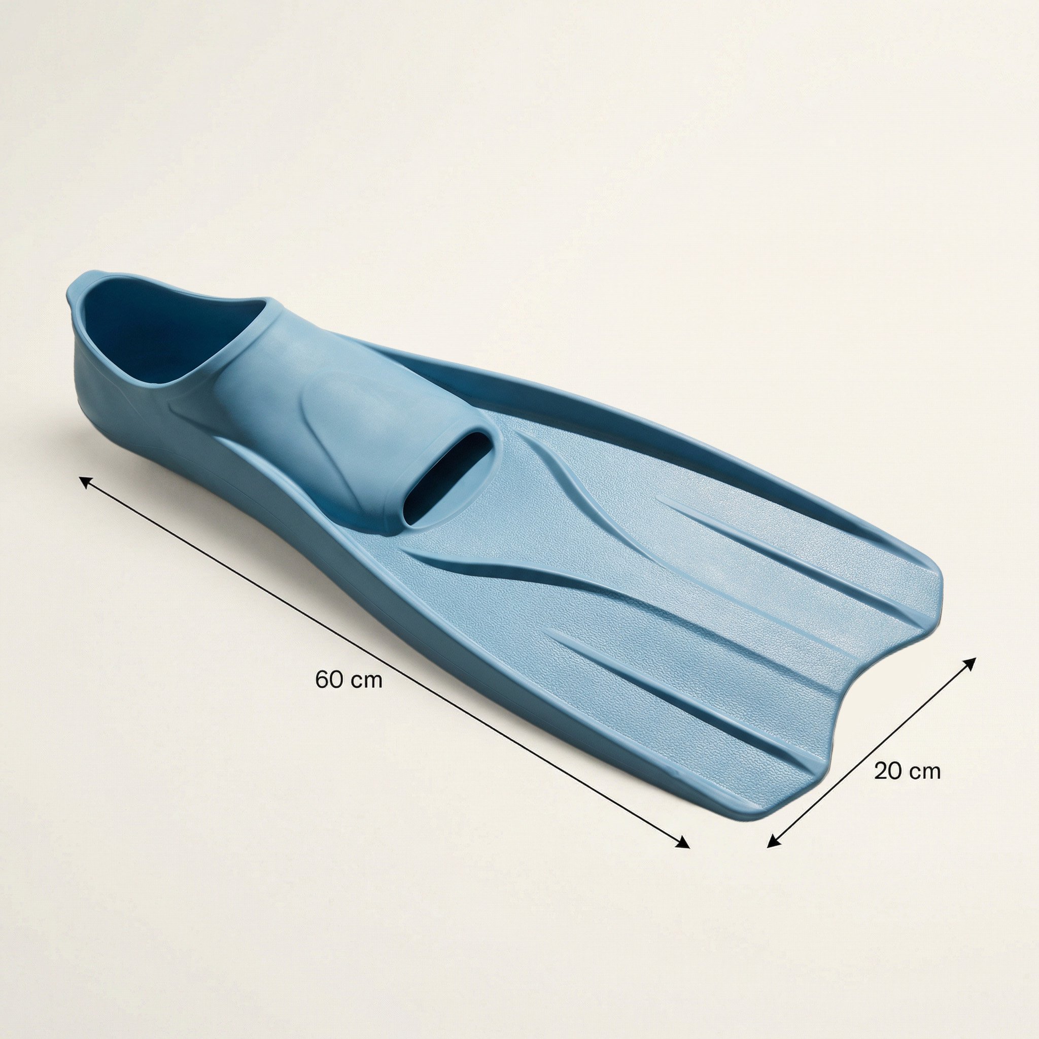 Comfortable foot pocket design of snorkeling fins
